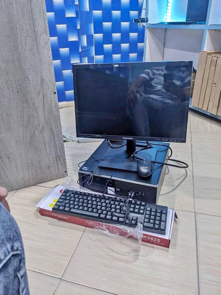 WAUZAJI LAPTOP ,COMPUTER NA ACCESSORIES