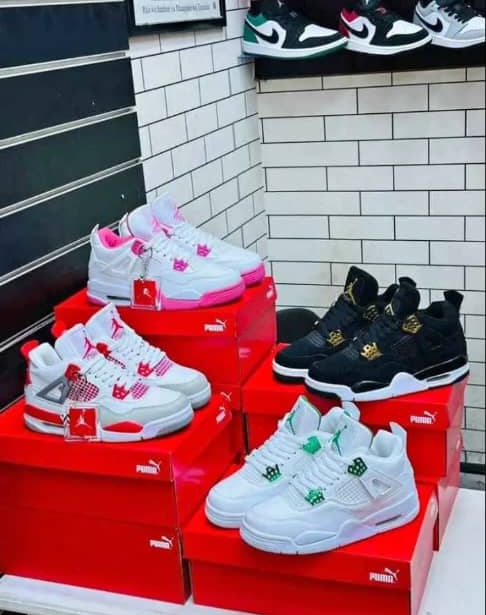 JORDAN 4